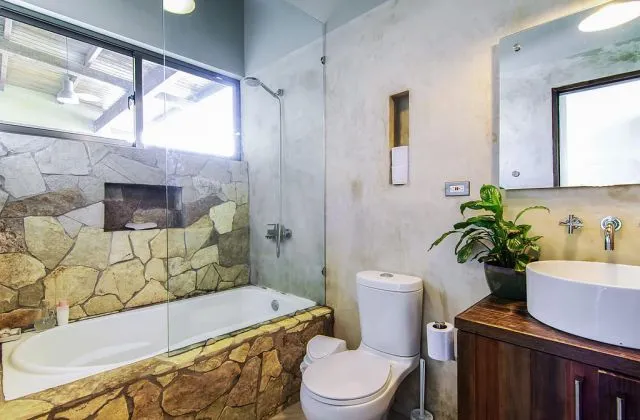 Hostel Jarabacoa Mountain room bathroom